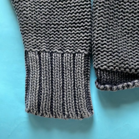 American Eagle Blue Cropped Crew Neck Sweater - Picture 5 of 9